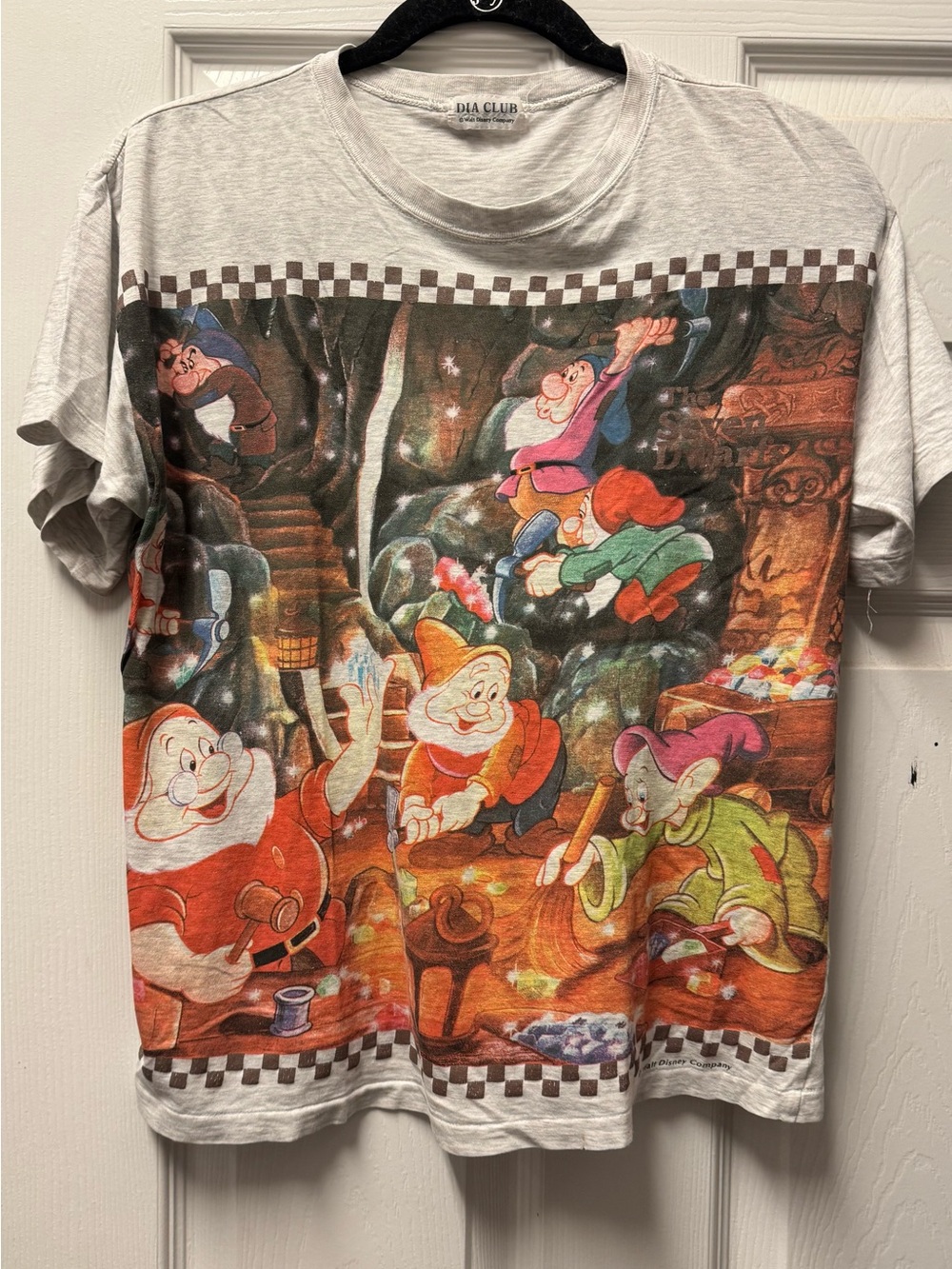 Disney Snow White Dwarfs Graphic Tee - White/Multicolor